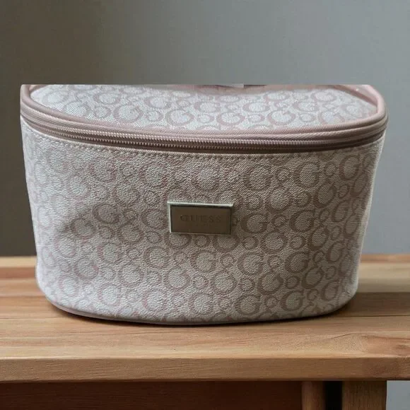 GUESS Makeup Bag NWT Blush Pink Cosmetic Case 11x7x13 Zipper Closure - Picture 8 of 8